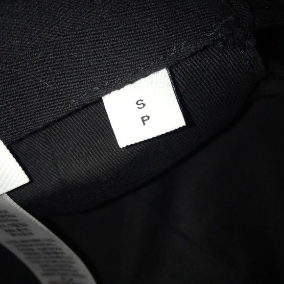 Woman’s Burberry Hat - Picture 6 of 6